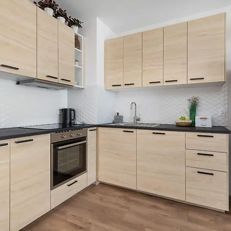 Jasny Z Sypialnia I Balkonem By Renters